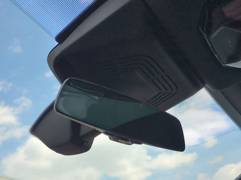 Used 2023 BMW iX xDrive50 w/ Premium Package image 27