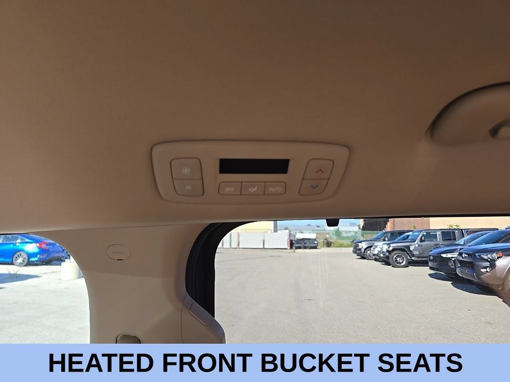 Used 2023 Kia Carnival EX FWD image 19
