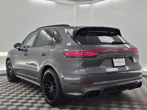 Used 2021 Porsche Cayenne GTS AWD/4WD image 3