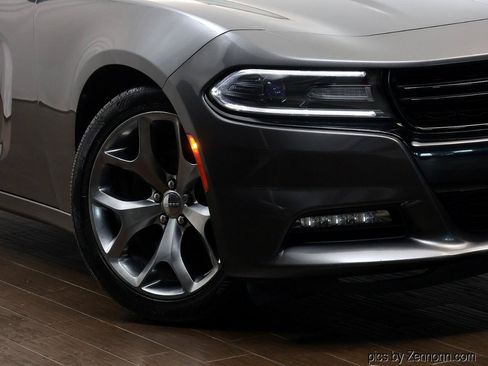 Used 2016 Dodge Charger SXT w/ Rallye Group RWD image 3