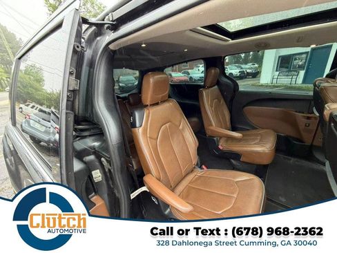 Used 2017 Chrysler Pacifica Limited FWD image 22