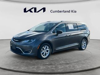 Used 2020 Chrysler Pacifica Touring-L w/ Tire & Wheel Group FWD video 1