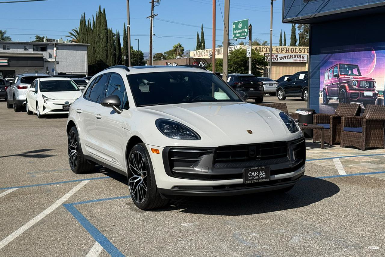 Used 2023 Porsche Macan Turbo w/ Premium Package Plus AWD/4WD image 4