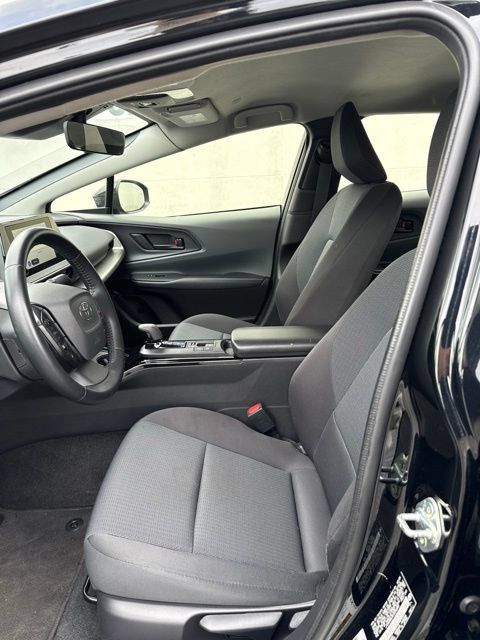 Used 2025 Toyota Prius LE AWD/4WD image 14