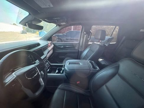 Used 2023 GMC Yukon Denali w/ Denali Reserve Package RWD image 7