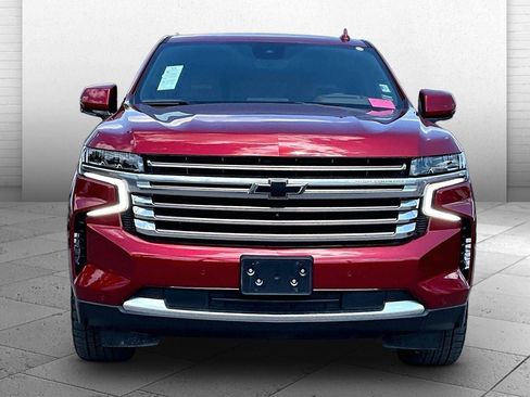 Used 2024 Chevrolet Suburban High Country w/ Advanced Technology Package AWD/4WD image 2