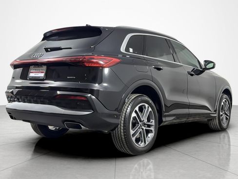 Used 2025 Audi Q5 Premium w/ Convenience Package image 5