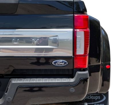 Used 2022 Ford F350 Platinum w/ FX4 Off-Road Package AWD/4WD image 53