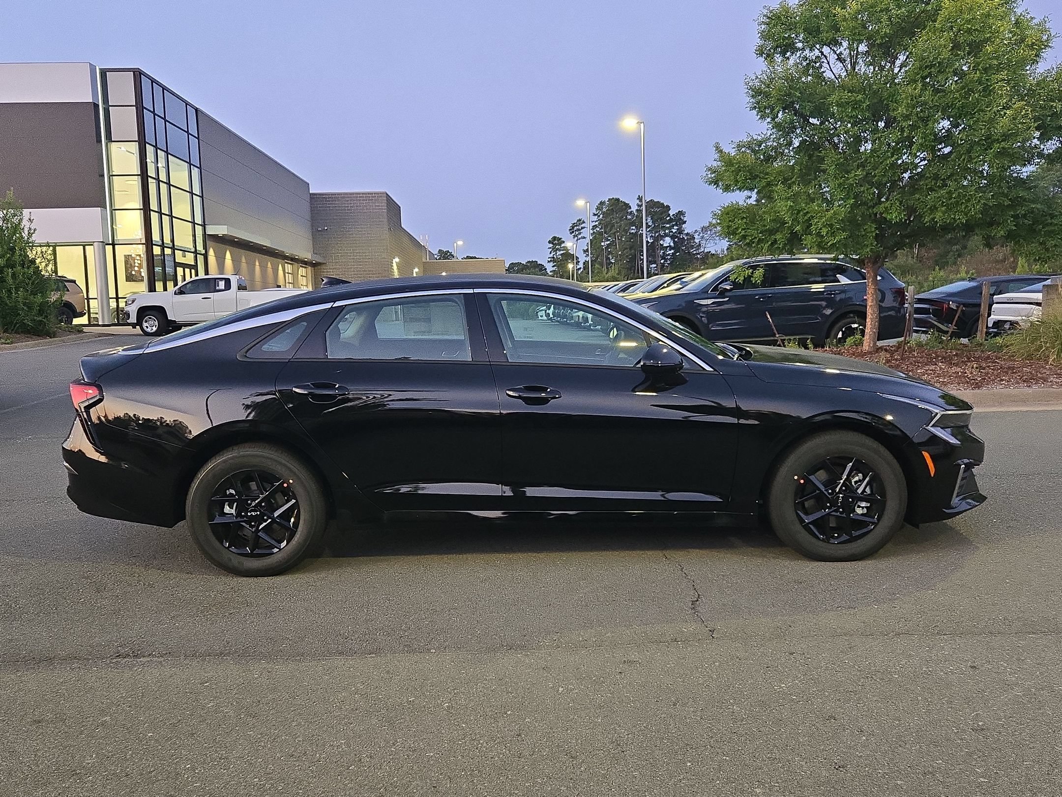 New 2026 Kia K5 LXS FWD image 8