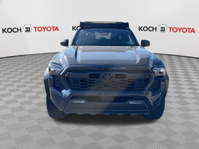 Used 2025 Toyota Tacoma TRD Off-Road AWD/4WD image 2