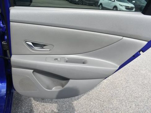 Used 2023 Hyundai Elantra SEL w/ Convenience Package FWD image 37