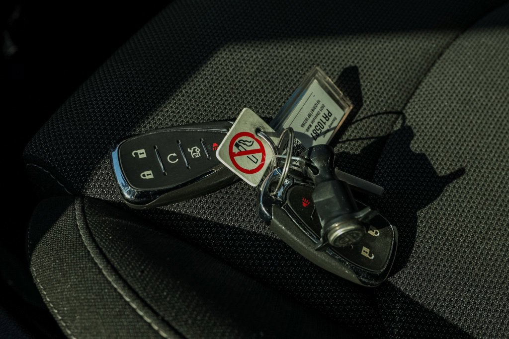 Used 2025 Chevrolet Malibu RS FWD image 34