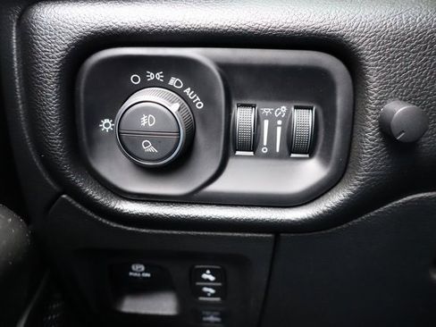 Used 2025 RAM 1500 Big Horn image 31