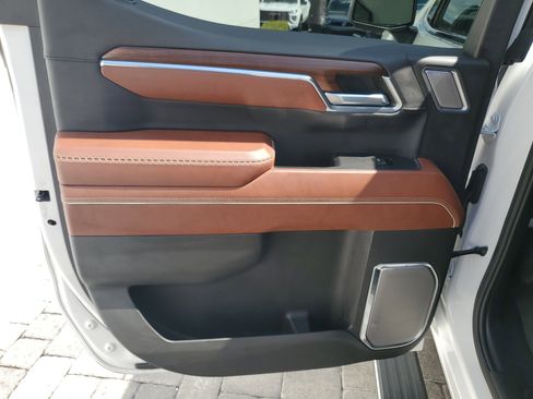 Used 2024 GMC Sierra 1500 Denali Ultimate AWD/4WD image 11