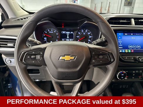 Used 2021 Chevrolet TrailBlazer LT w/ Convenience Package FWD image 4