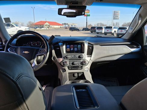 Used 2017 Chevrolet Tahoe LT w/ Luxury Package image 12