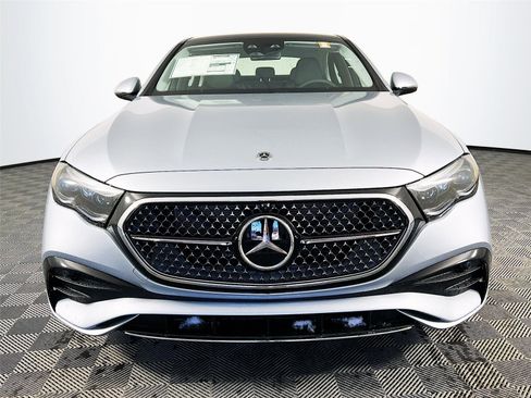 New 2026 Mercedes-Benz E 450 4MATIC Sedan image 9
