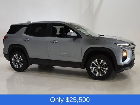 Used 2025 Chevrolet Equinox LT FWD image 3
