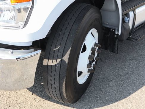 Used 2023 Ford F650 2WD Regular Cab Super Duty image 37