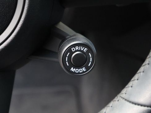 Used 2025 Porsche Cayenne Coupe AWD/4WD image 31