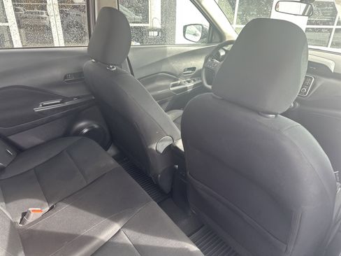 Used 2024 Nissan Kicks S image 23