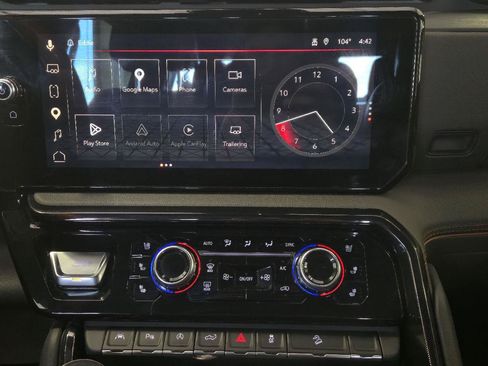 Used 2023 GMC Sierra 1500 AT4 w/ Technology Package AWD/4WD image 18