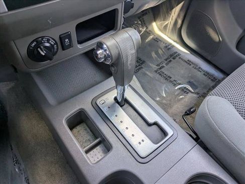 Used 2013 Nissan Frontier SV AWD/4WD image 12