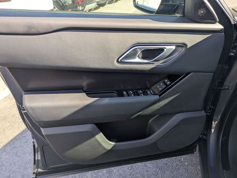 New 2026 Land Rover Range Rover Velar Dynamic SE image 9