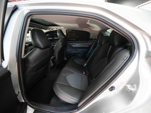 Used 2021 Toyota Camry SE image 23