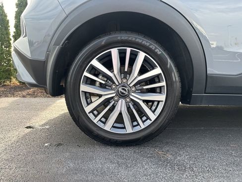 Used 2023 Nissan Kicks SV image 30