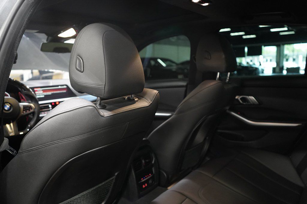 Used 2020 BMW M340i RWD image 21