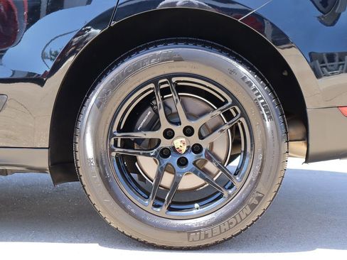 Used 2020 Porsche Macan image 57