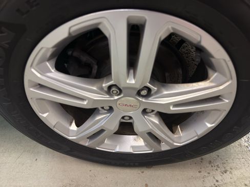 Used 2018 GMC Terrain SLE w/ Driver Convenience Package image 32