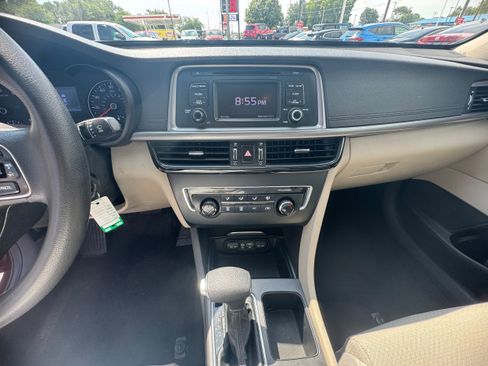 Used 2016 Kia Optima LX FWD image 9