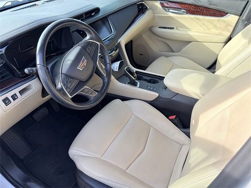 Used 2018 Cadillac XT5 Premium Luxury w/ Driver Assist Package image 5