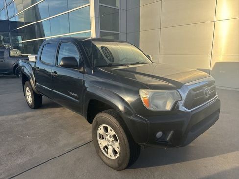 Used 2015 Toyota Tacoma PreRunner image 1