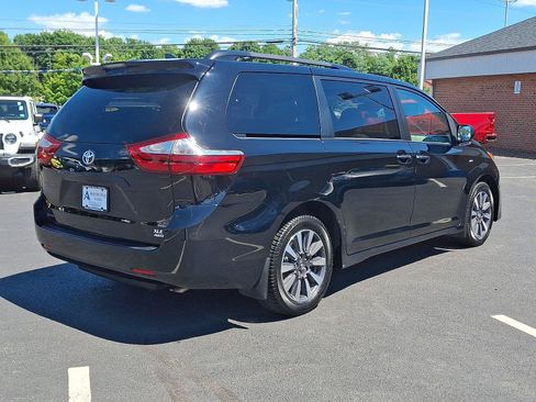 Used 2019 Toyota Sienna XLE AWD/4WD image 6