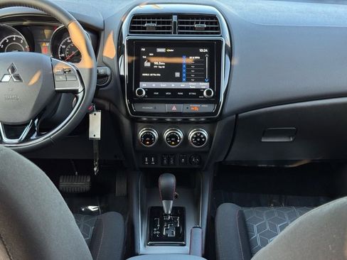 Used 2025 Mitsubishi Outlander Sport AWD image 29