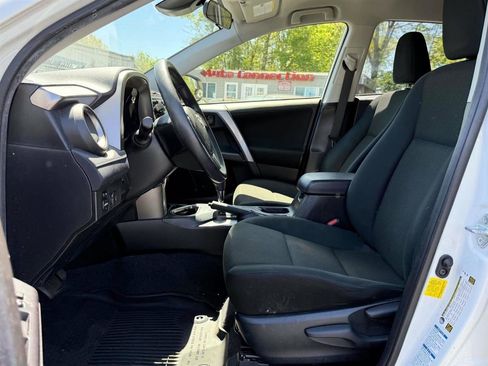 Used 2018 Toyota RAV4 LE w/ All Weather Liner Package AWD/4WD image 10