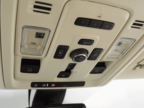 Used 2022 GMC Yukon XL Denali image 27