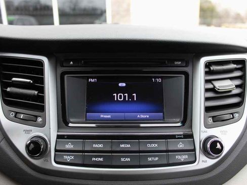 Used 2016 Hyundai Tucson SE image 18