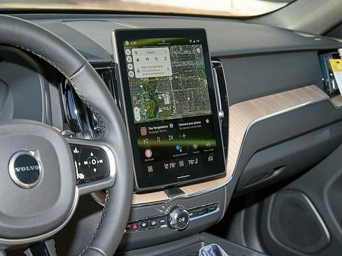 New 2026 Volvo XC60 B5 Plus w/ Climate Package image 14