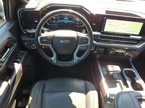 Used 2022 Chevrolet Silverado 1500 LT Trail Boss w/ LT Trail Boss Premium Package AWD/4WD image 11