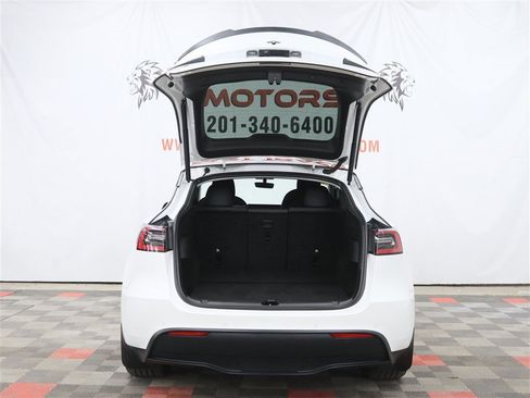 Used 2021 Tesla Model Y Long Range AWD/4WD image 6