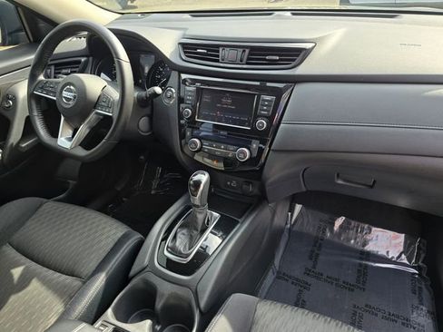 Used 2018 Nissan Rogue SV AWD/4WD image 13