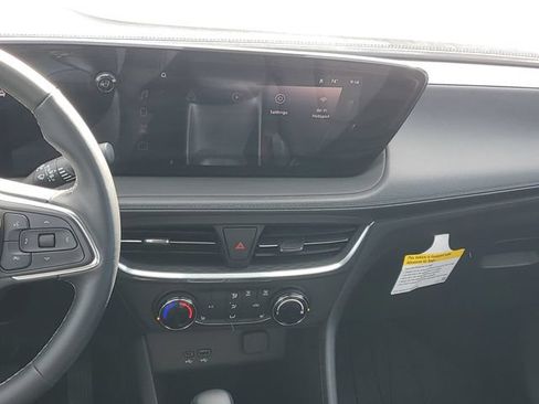 Certified 2024 Buick Encore GX Preferred w/ Comfort Package FWD image 13