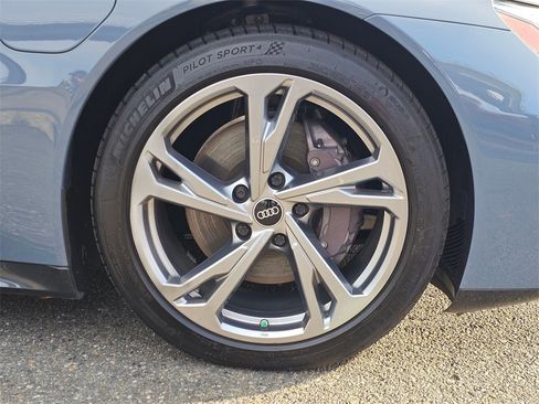 Used 2022 Audi e-tron GT Premium Plus image 10