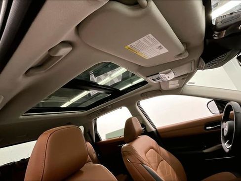 New 2025 Nissan Pathfinder Platinum w/ Lighting Package (N93) image 36