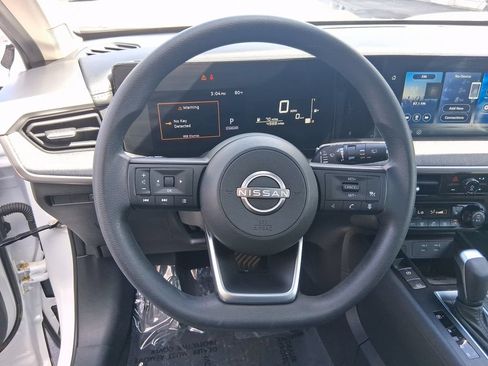 Used 2026 Nissan Kicks SV w/ SV Premium Package FWD image 15