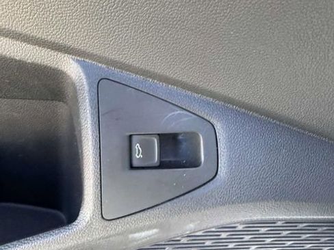 Certified 2025 Volkswagen Jetta S image 19